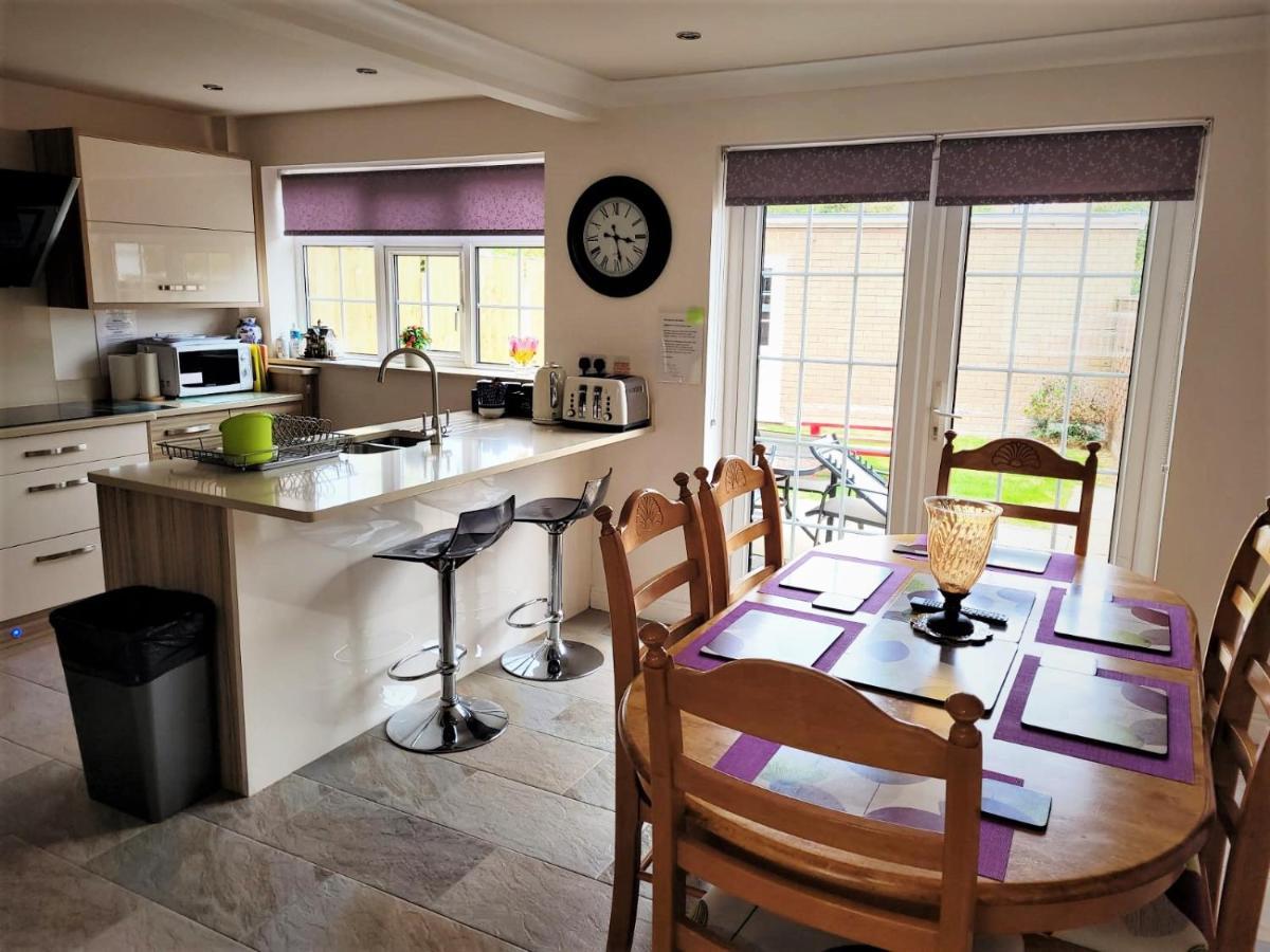 Smitten House 4 Bedroom Rhyl Ngoại thất bức ảnh